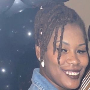 Meet your Posher, Shana